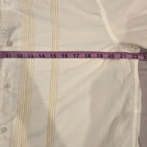 Vintage Red Mens Medium White Button-Up Shirt 100% Cotton Embroidered Front Made - Picture 4 of 7